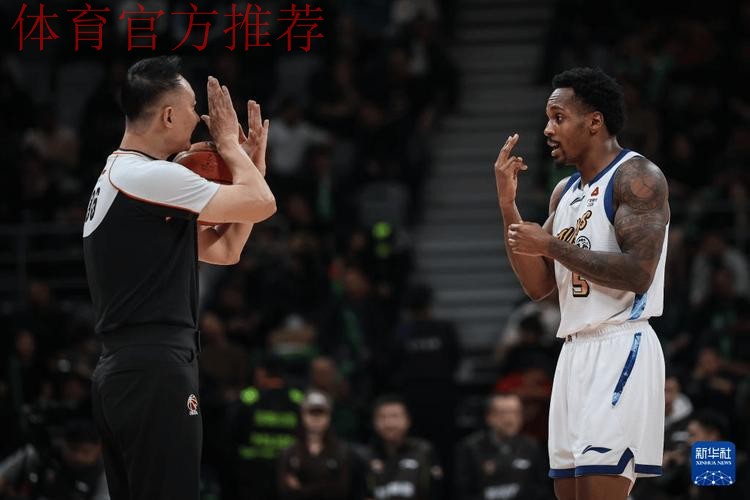 组图：辽宁主场击败广厦 王博对布朗非常不满